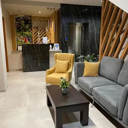 Hotel Erjuma 3*