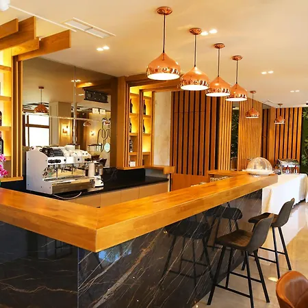 Hotel Erjuma 3*