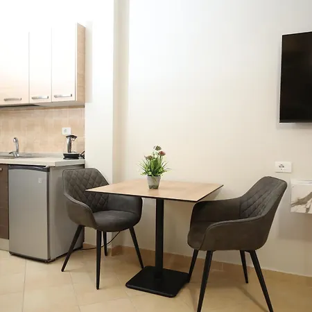 Hotel Erjuma 3*