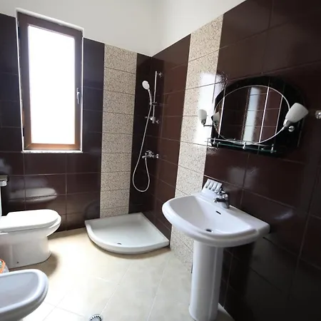 Erjuma Hotel 3*